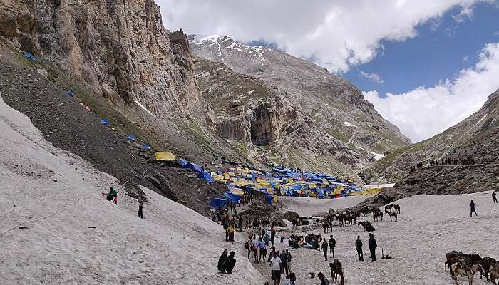 अमरनाथ भारत में हिंदुओं के लिए सबसे महत्वपूर्ण धार्मिक स्थलों में से एक है