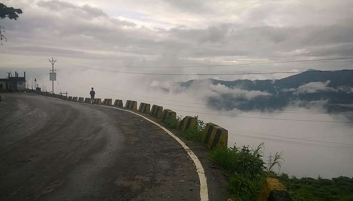 दार्जिलिंग बनाम गंगटोक दार्जिलिंग के लिए आदर्श अवधि लगभग 3 से 5 दिन है