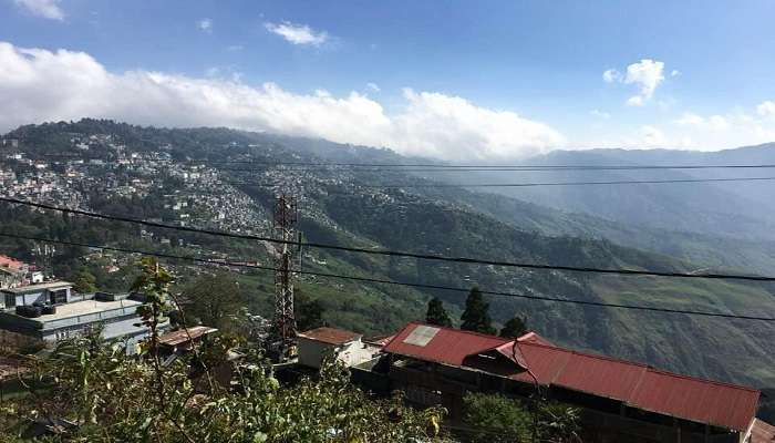 दार्जिलिंग को भारत में बच्चों की छुट्टियों के लिए सबसे अच्छी जगहों में से एक माना जाता है