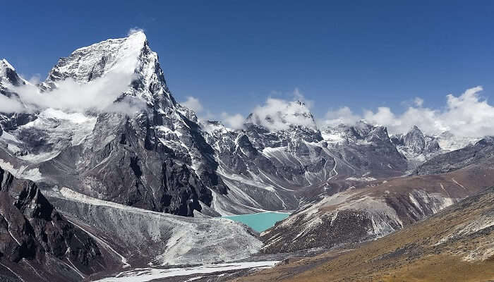 नेपाल भारत से यात्रा करने के लिए शीर्ष सबसे सस्ते देश है