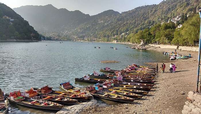 नैनीताल भारत में सर्वश्रेष्ठ पारिवारिक छुट्टियाँ बिताने की जगहें है