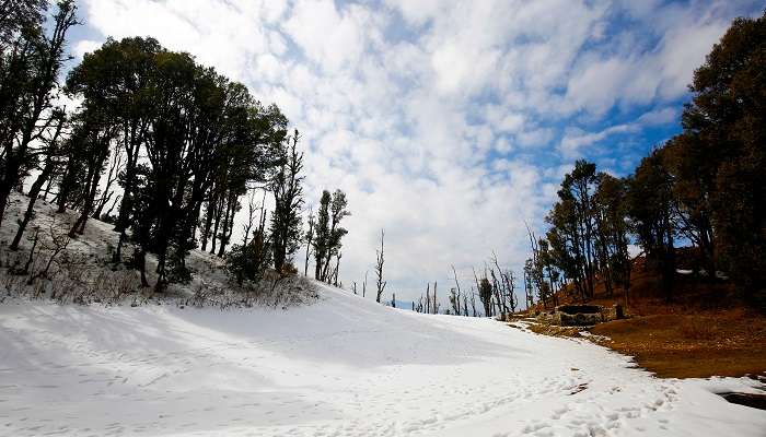 Nachiketa Tal can be visited throughout the year except the monsoon