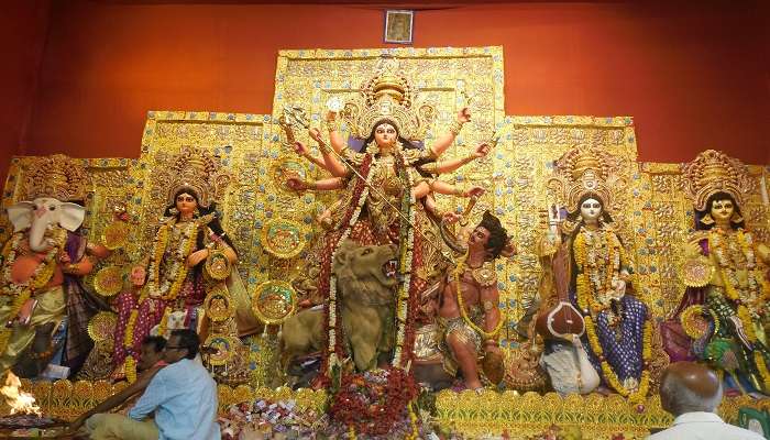 Whether you are a devotee or a tourist, there is no entrance fee for entering the Arackal Devi Temple