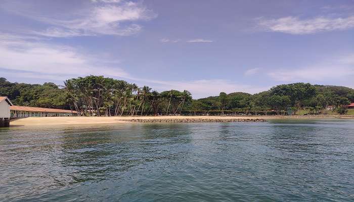 Île Saint-Jean, C’est l’une des meilleurs endroits à visiter à Singapour pour une lune de miel