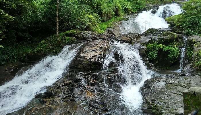 Iruppu Waterfalls view