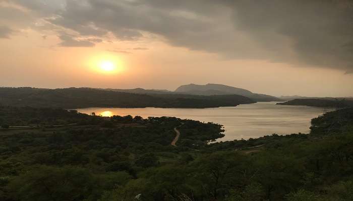 Sunset captured at the Manchinbele Dam, overlooking the beautiful landscape 