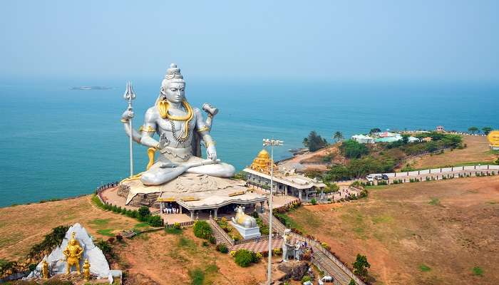 The Lord Shiva Statue in the temple.