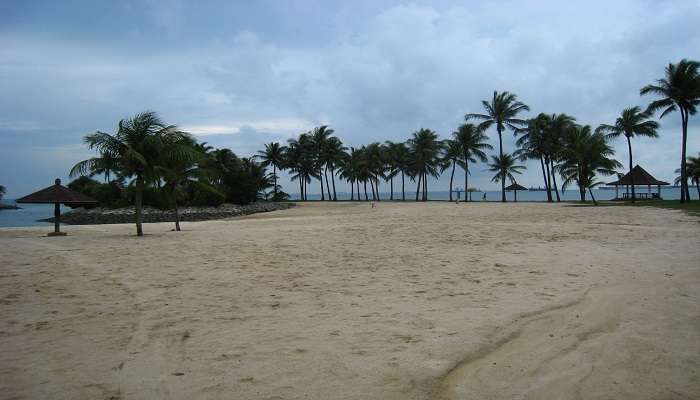 Plage de Tanjong, C’est l’une des meilleurs attractions touristiques de Singapour