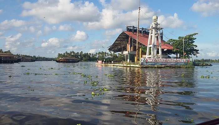 Alappuzha Punnamada Lake finishing point near Karumadikuttan Temple
