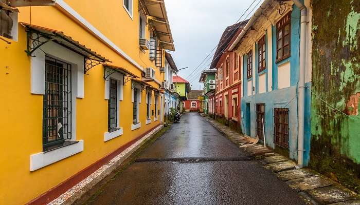 Witnessing Portuguese-style homes during North Goa to South Goa road trip