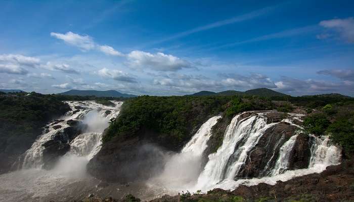 Shivanasamundaram Falls makes for a beautiful place for photos and weekend getaways