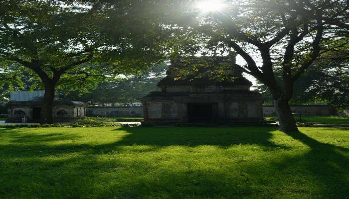 The Sri Parasurameswara Swamy Temple is one of the ancient places to visit near Tirupati 