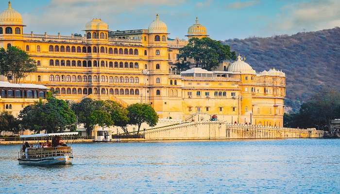 A mesmerising view of Udaipur, visit during Mumbai to Udaipur road trip