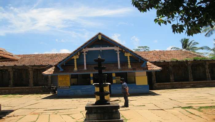  Intricate sculpture of an idol at Thirunelli Temple 