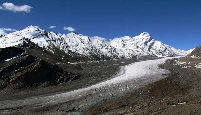 लद्दाख में करने के लिए एक और शानदार चीज़ सुरु घाटी में स्थित द्रंग द्रुंग ग्लेशियर तक ट्रेक करना है