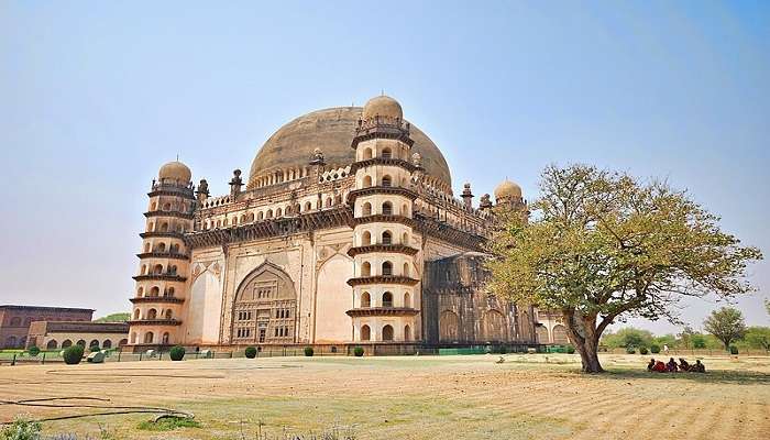बीजापुर कर्नाटक घूमने के लिए सबसे अच्छी जगह में से एक है