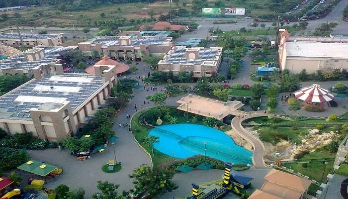कर्नाटक में घूमने के लिए सबसे अच्छी जगहें में से एक बैंगलोर है