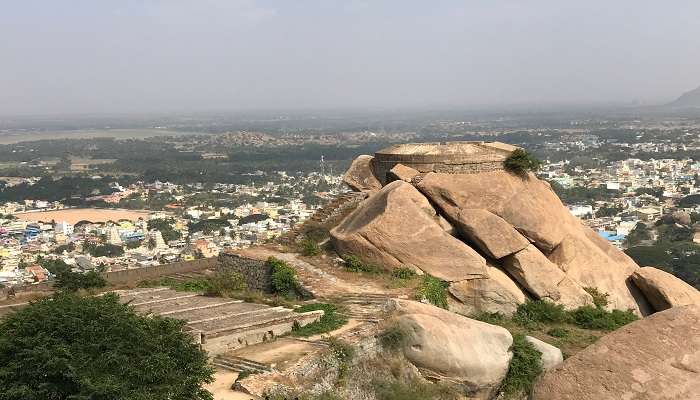 बैंगलोर के पास सबसे खूबसूरत ऑफबीट स्थानों में से एक मधुगिरि है