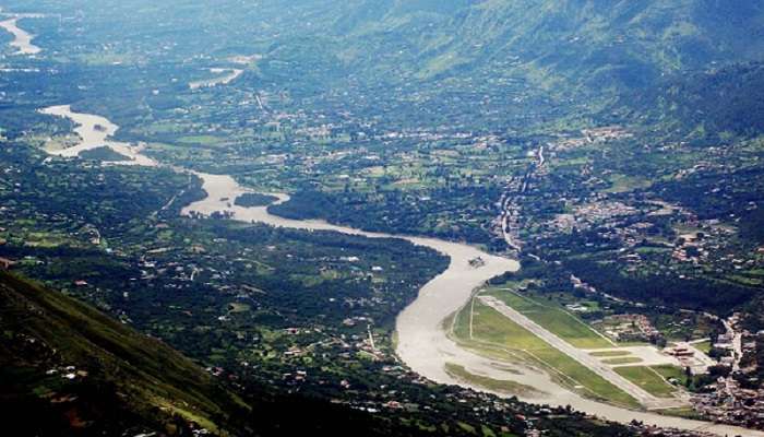 There is no road accessibility to reach Kamrunag Lake