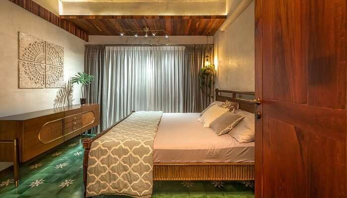 rooms containn the large window to enjoy the breathtaking views.