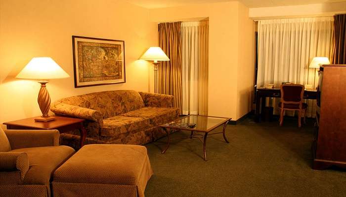 Snake-boarding in Kerala Hotels Near Thiruvalla