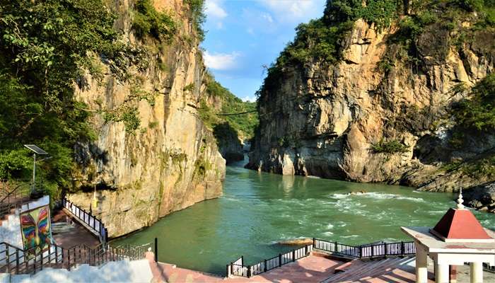 Visit the Magnificent Koteshwar Temple near Chopta in November