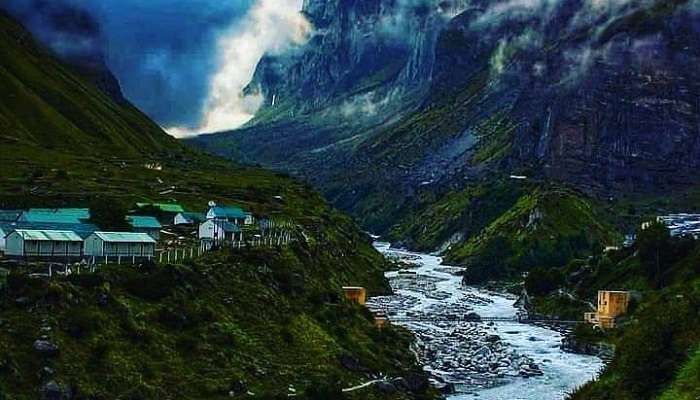 Mana Village,Snowfall In Badrinath