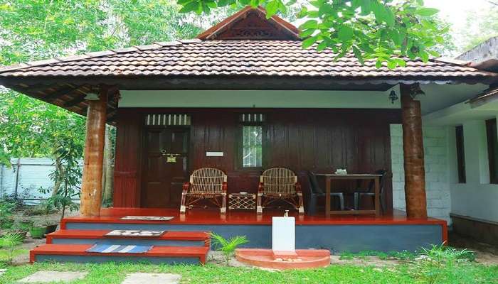 Air-conditioned rooms in the beachside villa Mararikulam.