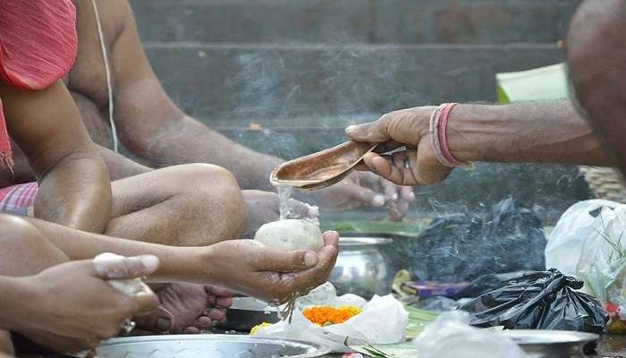 Pind Daan is another significant practice at the ghat.