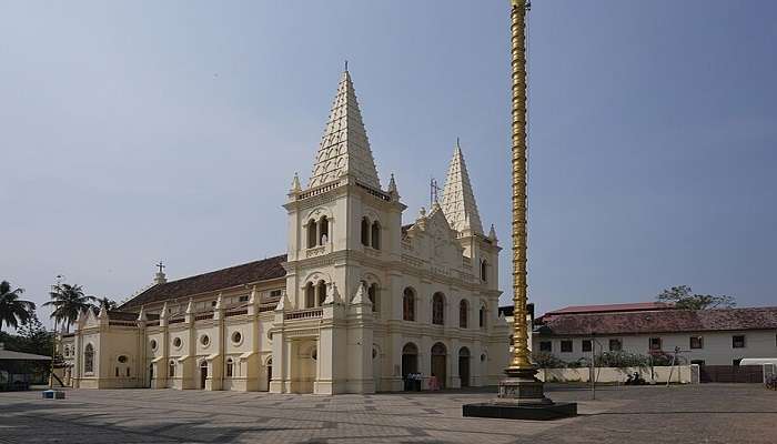 Explore the Santa Cruz Cathedral Basilica