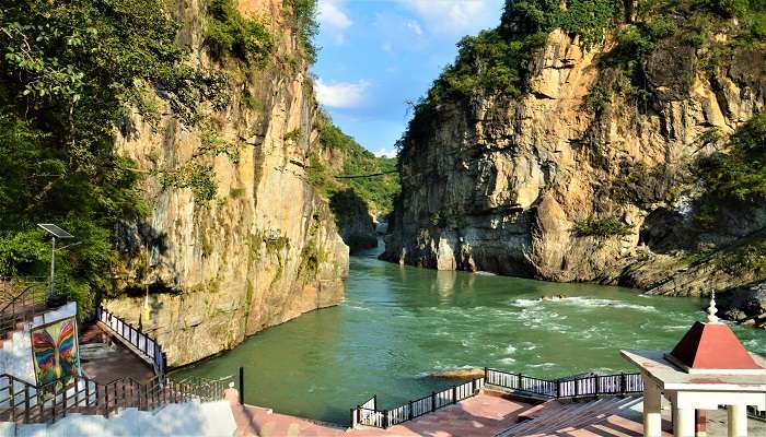 Take a look at the Koteshwar Mahadev Temple