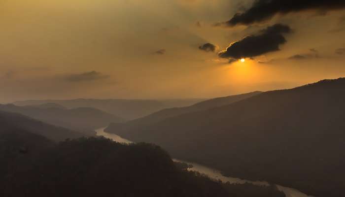  a beautiful sunset at the sykes point in ganesh gudi. 