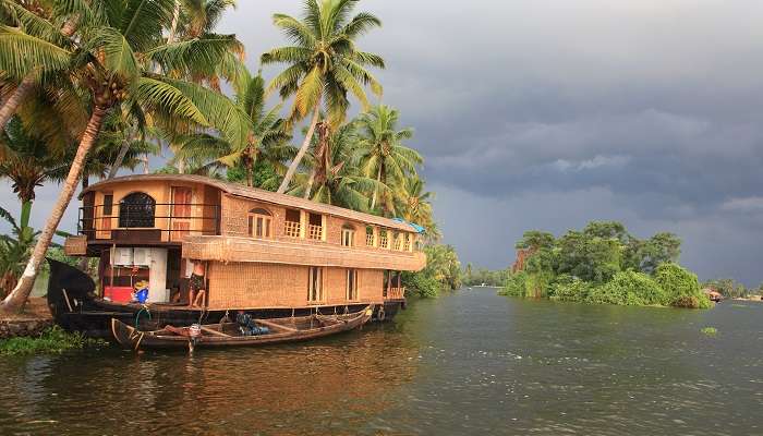 Houseboat In Alleppey 