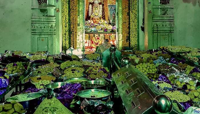 Pilgrims offering prayers at Harsiddhi Mata Temple Ujjain