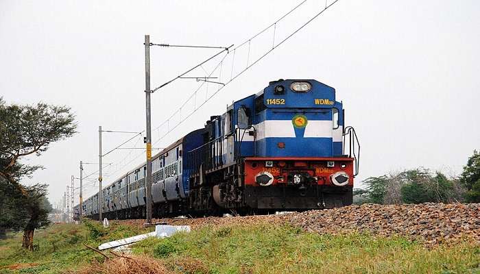  reach to Mandalpatti peak by train. 