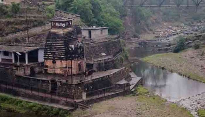 a must spot in chaukori in uttarakhand.