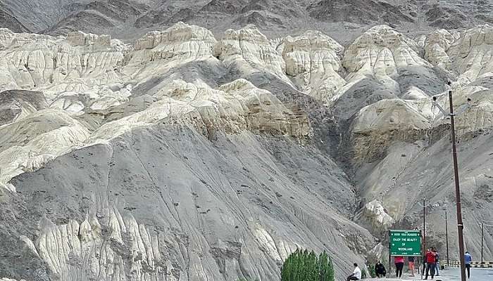 Lamayuru Mountain, where mountains meet the moon’s beauty