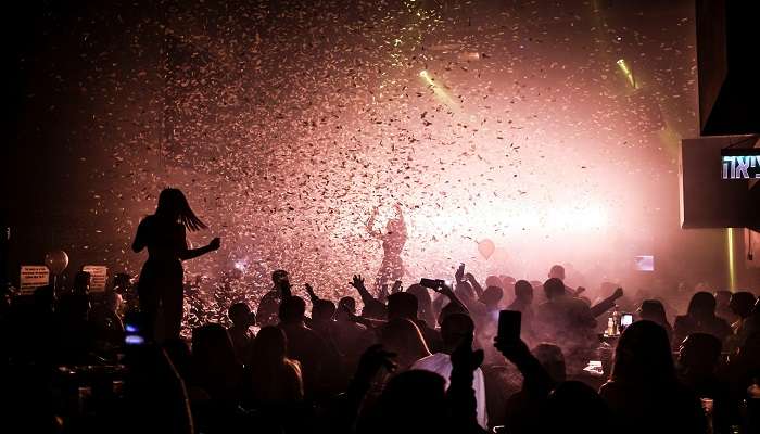 Party Howlers dancing happily enjoying Grand Baie Nightlife