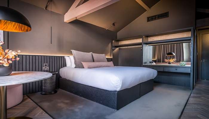 Fort Bridge View is undoubtedly one of the best Hotels in Willingdon Island