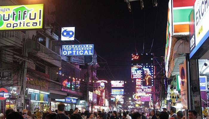 Explore the clean beach, the vibrant nightlife, the delicious cuisine and the unique festival 