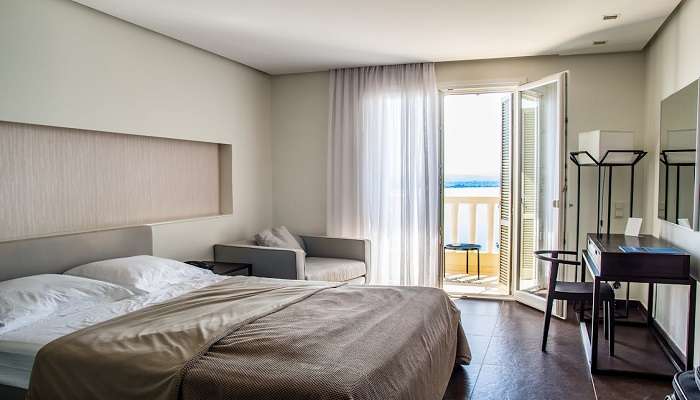 Stay at the Hotel Elegance, one of the finest hotels near Pala.