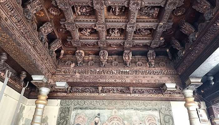 Intrinsic sculpture inside the temple