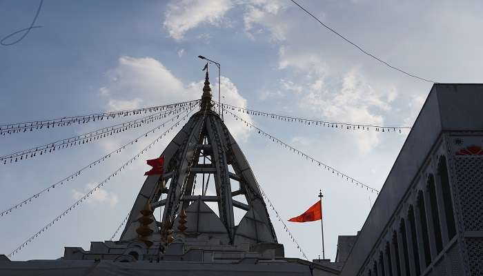 View of Jhandewalan temple near the bhuli bhatiyari ka mahal.