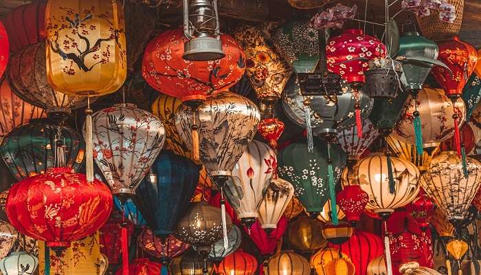 Crowded streets of Karol Bagh Market, Delhi