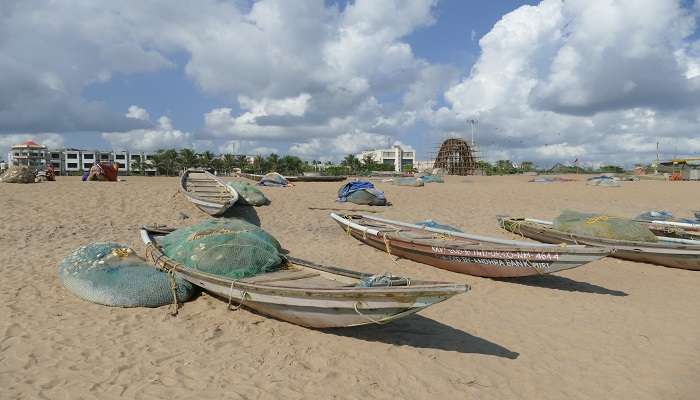 Niladri Beach offers you various activities to engage in amidst its serene natural surroundings.