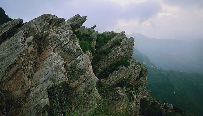 Rock formation at Chauli Ki Jali in Mukteshwar.