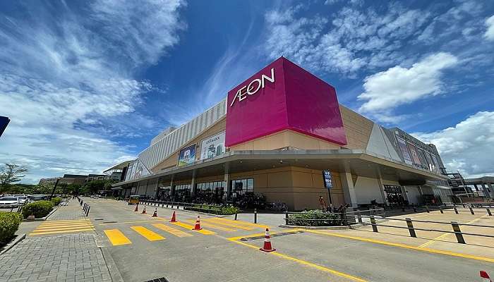 Side view of the Aeon Mall in Cambodia