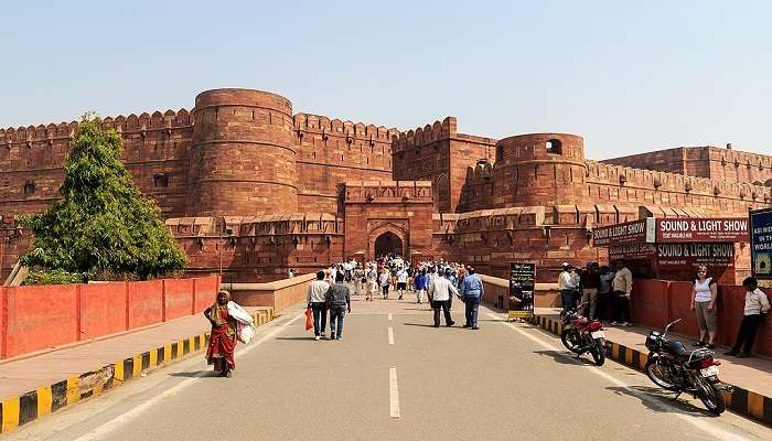 Beautiful Mughal architecture inside Agra Fort.