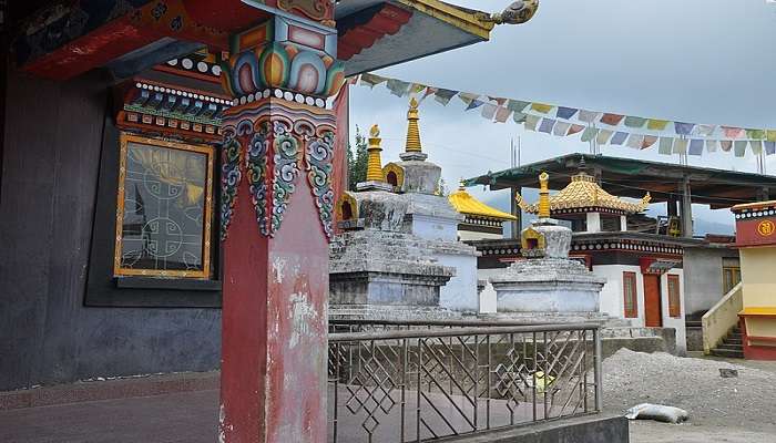 Detailed architecture of Samdruptse Monastery. 