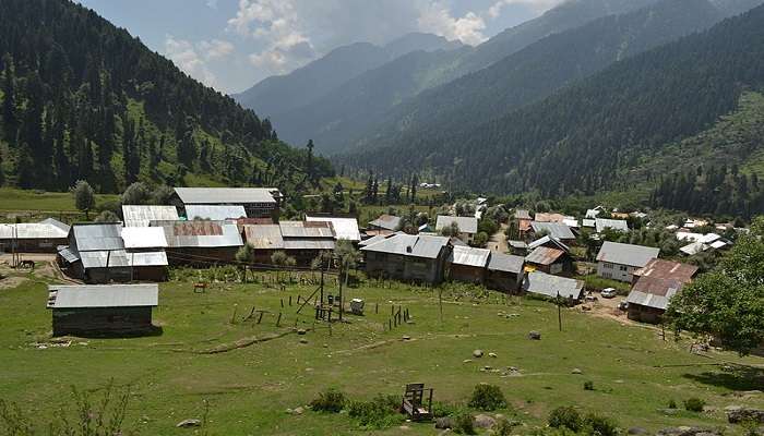 Aru Valley near Tarsar Lake in Jammu and Kashmir.